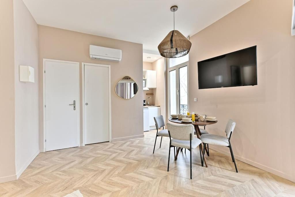 Appartement Proche Parc Monceau - III París Exterior foto