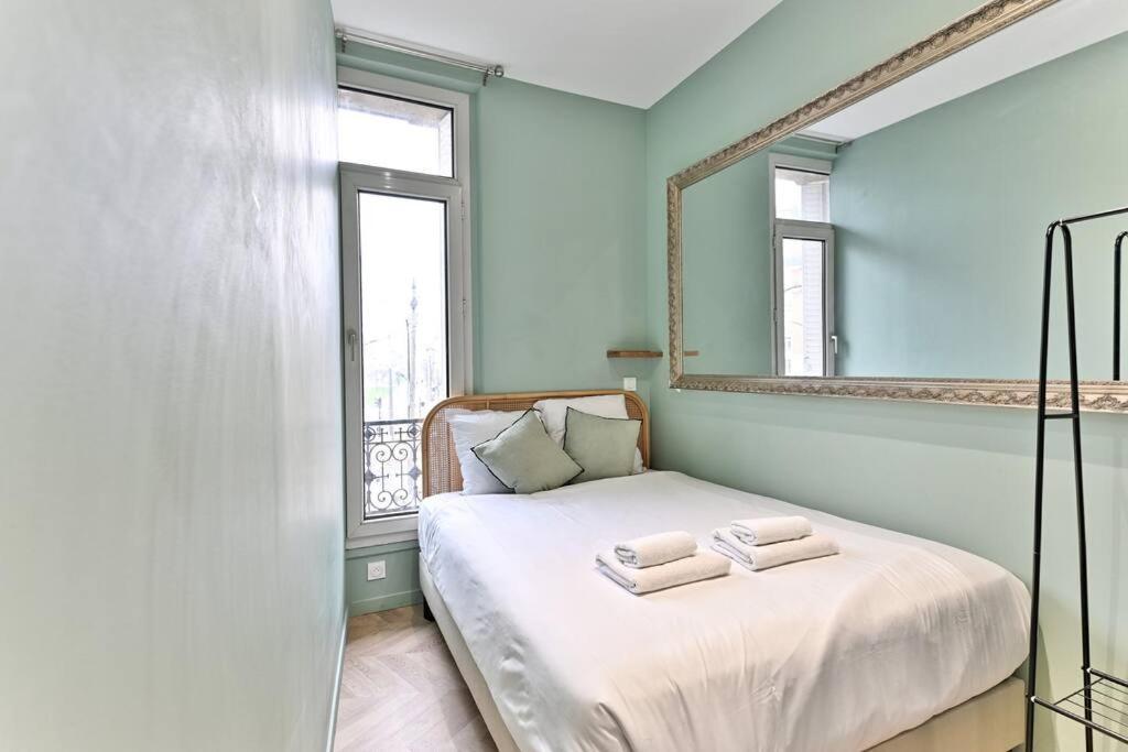 Appartement Proche Parc Monceau - III París Exterior foto