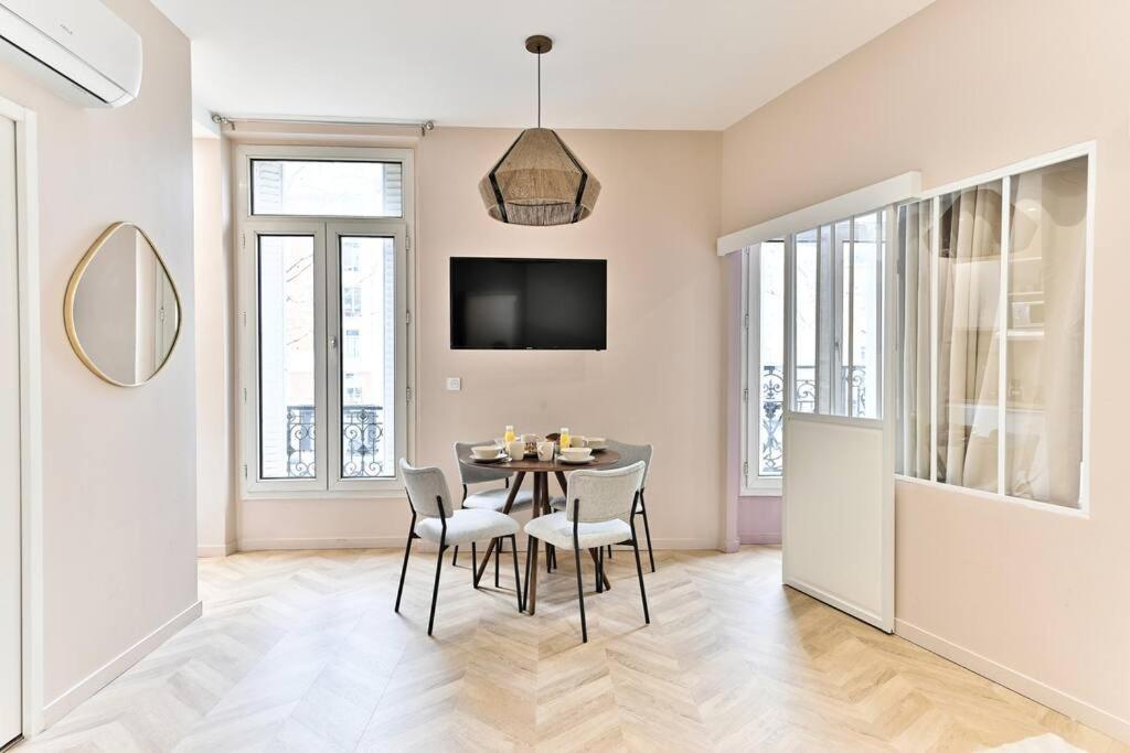 Appartement Proche Parc Monceau - III París Exterior foto