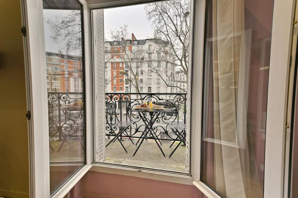 Appartement Proche Parc Monceau - III París Exterior foto