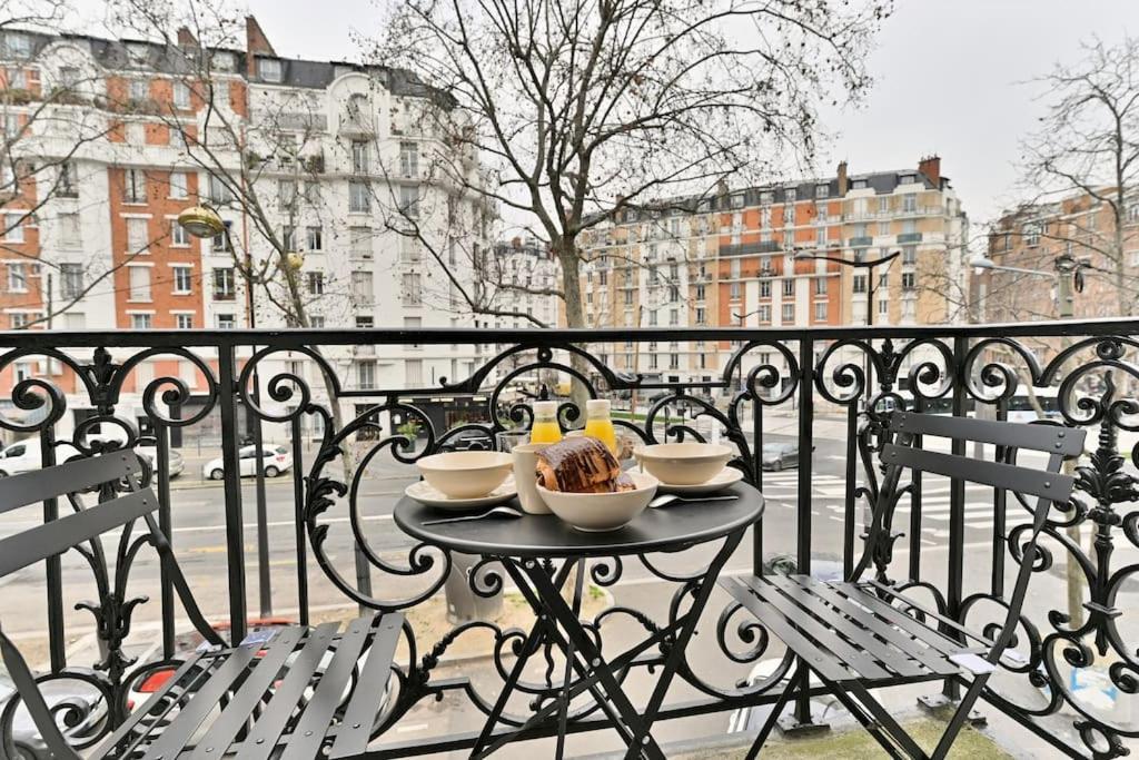 Appartement Proche Parc Monceau - III París Exterior foto
