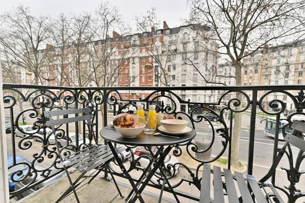 Appartement Proche Parc Monceau - III París Exterior foto